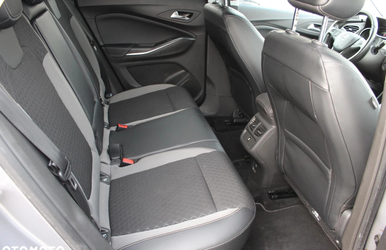 Opel Grandland X cena 66900 przebieg: 100979, rok produkcji 2017 z Będzin małe 466